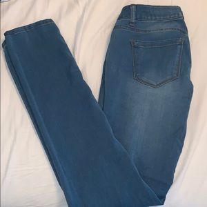 “Olivia” Regular Wash Skinny Jean